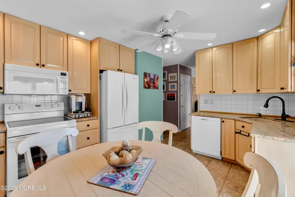 $725,000 | 17 Devon Drive, Manalapan, NJ 07726