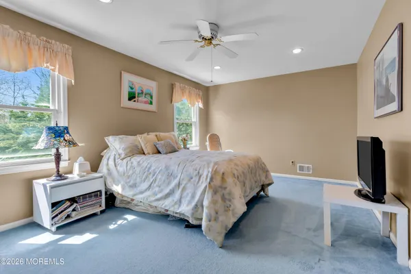 $725,000 | 17 Devon Drive, Manalapan, NJ 07726