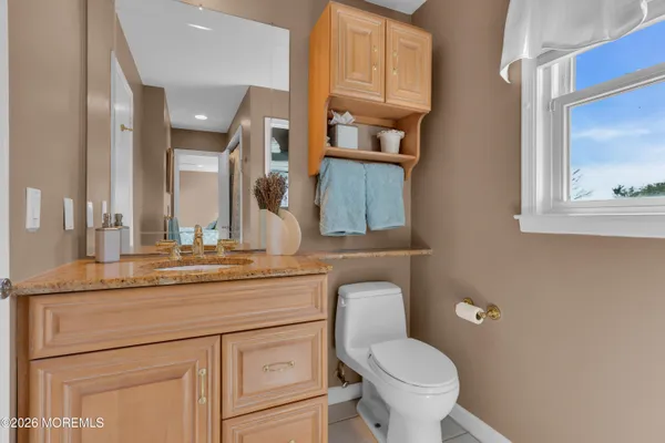 $725,000 | 17 Devon Drive, Manalapan, NJ 07726