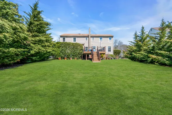 $725,000 | 17 Devon Drive, Manalapan, NJ 07726