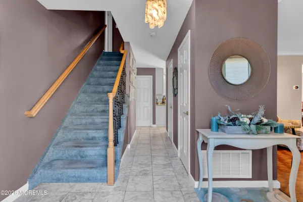 $725,000 | 17 Devon Drive, Manalapan, NJ 07726