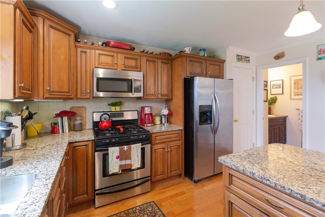 41 Silver Cup Circle, Unit 41 West Warwick, RI 02893 - Photo 18 of 32