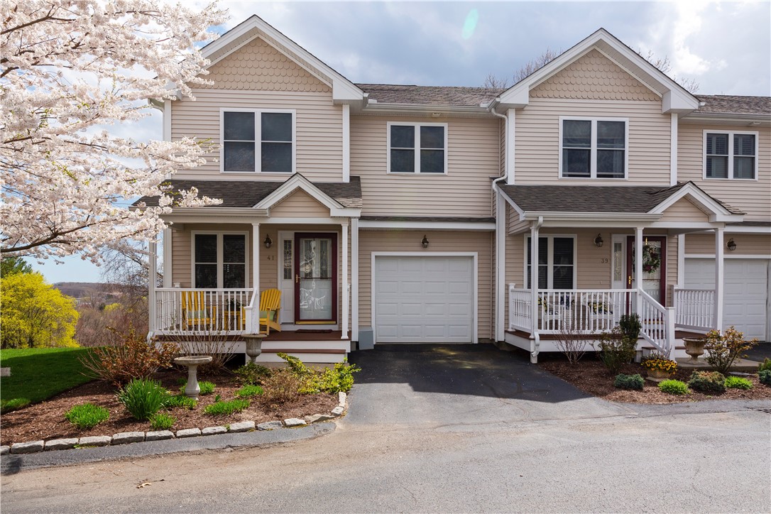 41 Silver Cup Circle, Unit 41 West Warwick, RI 02893 - Photo 2 of 32