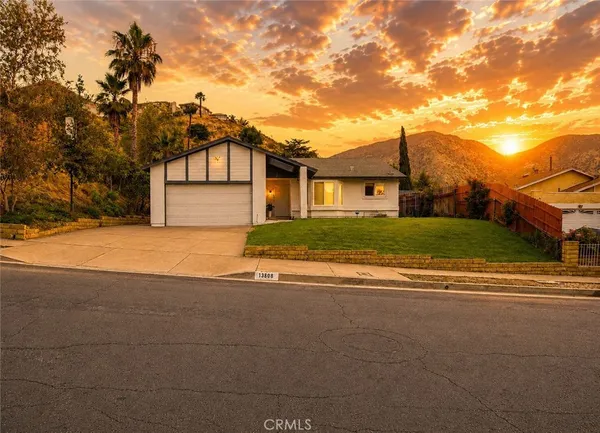 $895,000 | 13808 Shablow Avenue, Sylmar, CA 91342