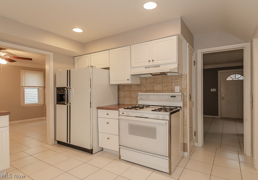 1555 Edgefield Road Lyndhurst, OH 44124 - Photo 8 of 25