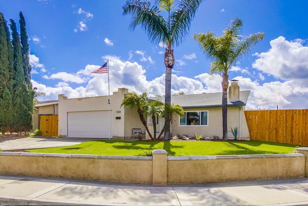 13243 West Lakeview Road Lakeside, CA 92040 - Photo 1 of 25 Gallery Image 1