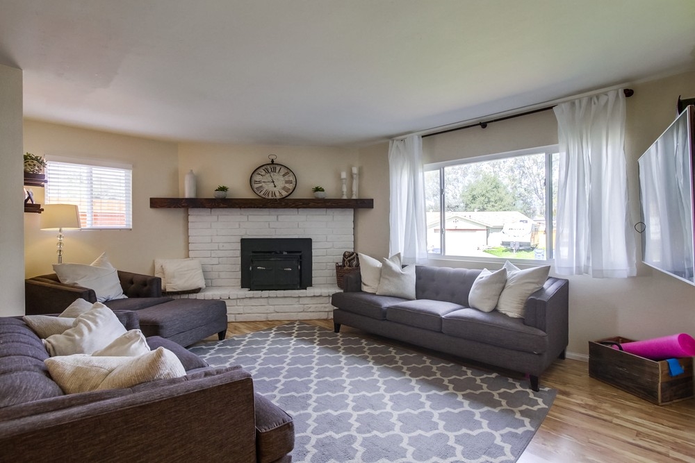13243 West Lakeview Road Lakeside, CA 92040 - Photo 2 of 25 Gallery Image 2