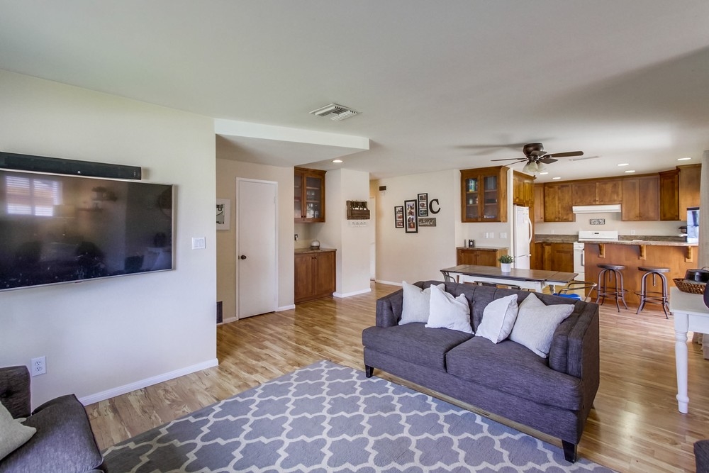 13243 West Lakeview Road Lakeside, CA 92040 - Photo 3 of 25 Gallery Image 3