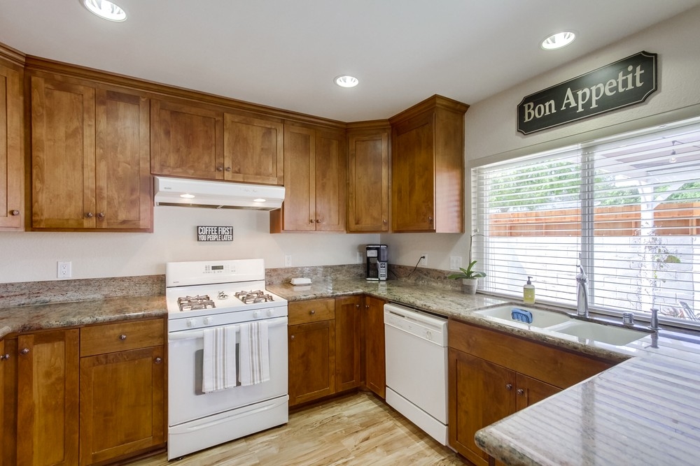 13243 West Lakeview Road Lakeside, CA 92040 - Photo 9 of 25 Gallery Image 9