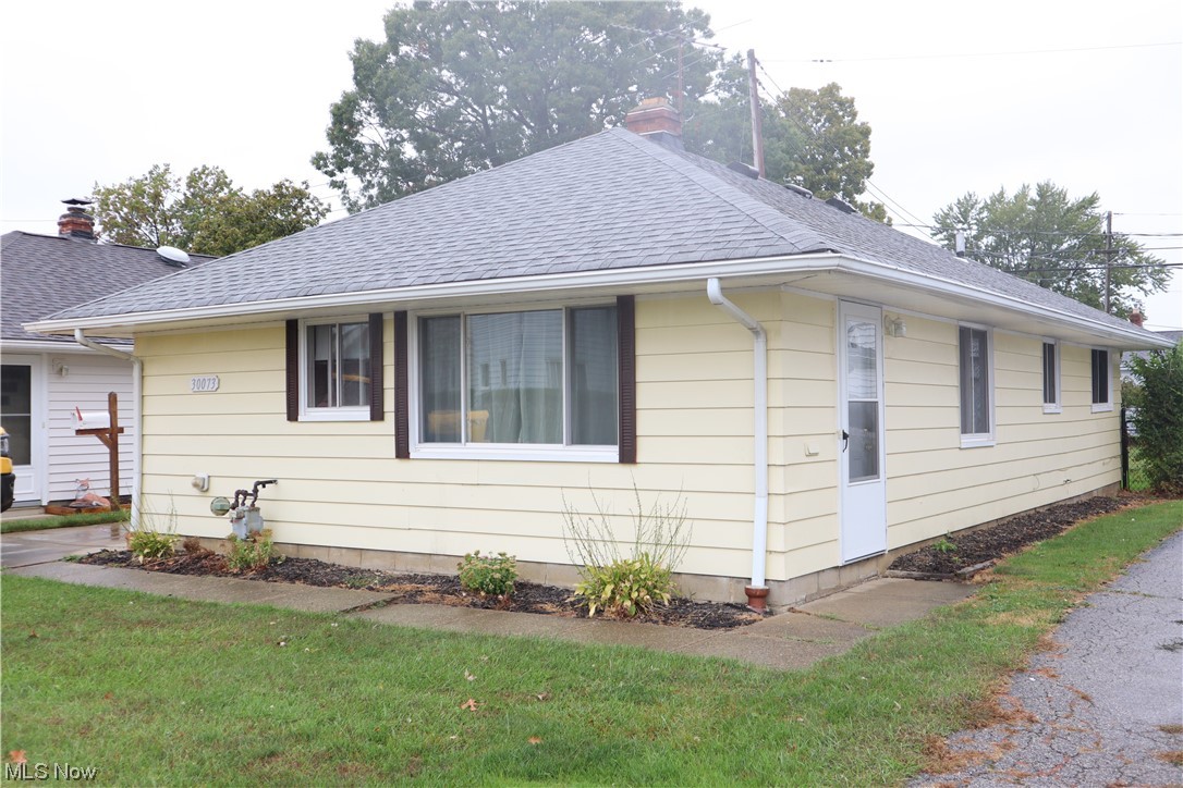 30073 Regent Road Wickliffe, OH 44092 - Photo 4 of 22