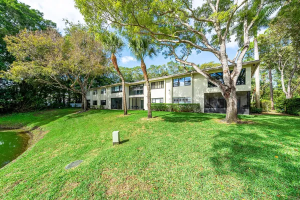 $84,900 | 22 Westgate Lane, Unit E, Boynton Beach, FL 33436