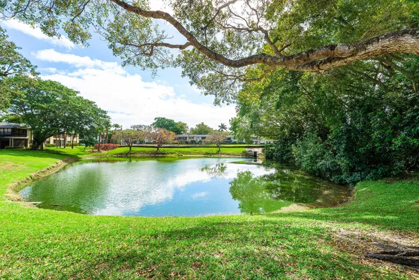 $84,900 | 22 Westgate Lane, Unit E, Boynton Beach, FL 33436