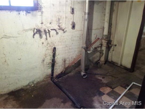 2267 Yale Boulevard Springfield, IL 62703 - Photo 3 of 16