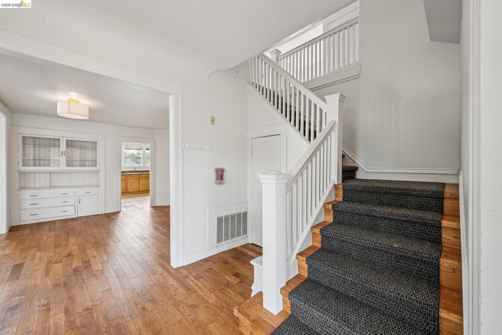 2140 Woolsey Street Berkeley, CA 94705 - Photo 14 of 40