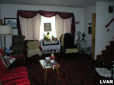 520 Abel Colony Road Wind Gap, PA 18091 - Photo 7 of 11 Living room