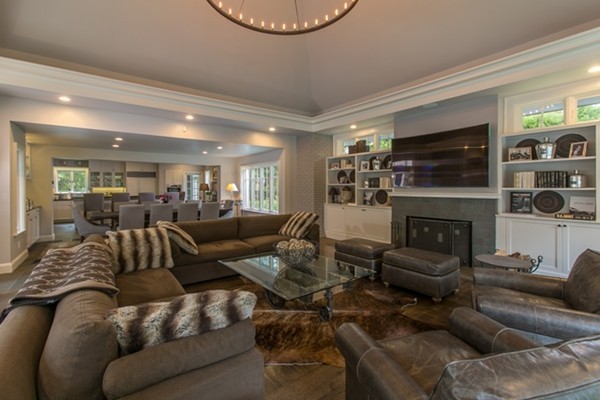 8 Conant Road Weston, MA 02493 - Photo 4 of 30