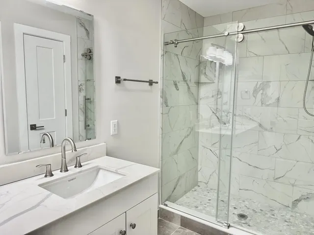 $304,500 | 2516 Clinton Way, Jackson, MI 49201