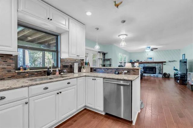 $575,000 | 6041 65th Avenue North, Pinellas Park, FL 33781