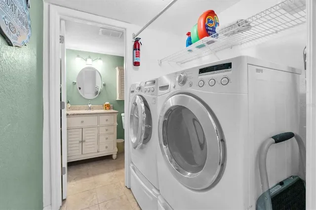 $575,000 | 6041 65th Avenue North, Pinellas Park, FL 33781