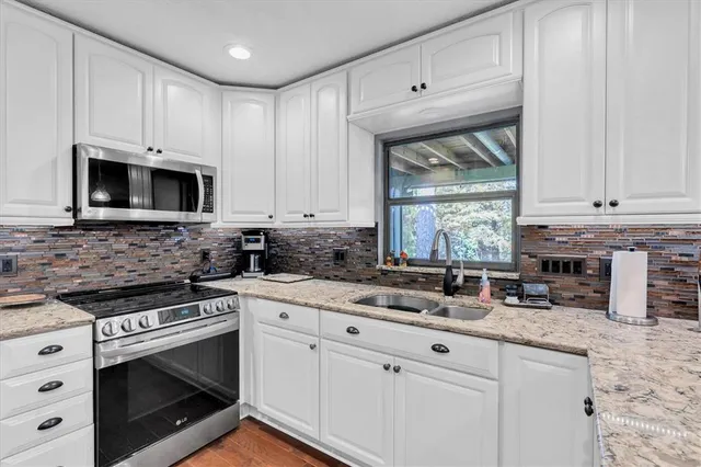 $575,000 | 6041 65th Avenue North, Pinellas Park, FL 33781