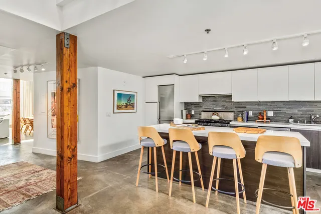 $1,425,000 | 615 Hampton Drive, Unit A102, Venice, CA 90291