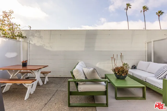 $1,425,000 | 615 Hampton Drive, Unit A102, Venice, CA 90291