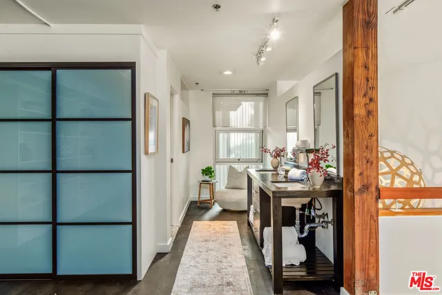 $1,425,000 | 615 Hampton Drive, Unit A102, Venice, CA 90291