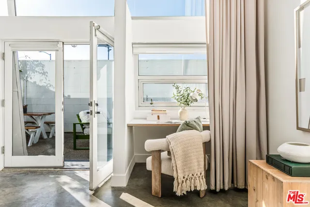 $1,425,000 | 615 Hampton Drive, Unit A102, Venice, CA 90291