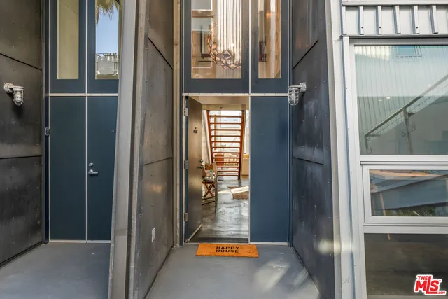 $1,425,000 | 615 Hampton Drive, Unit A102, Venice, CA 90291