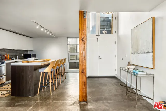 $1,425,000 | 615 Hampton Drive, Unit A102, Venice, CA 90291