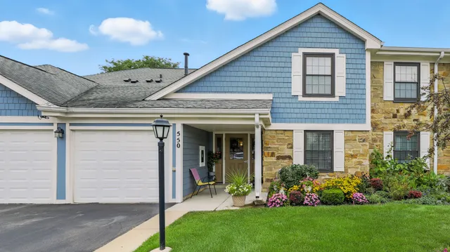 $309,000 | 550 Greystone Lane, Unit A2, Wheeling, IL 60090
