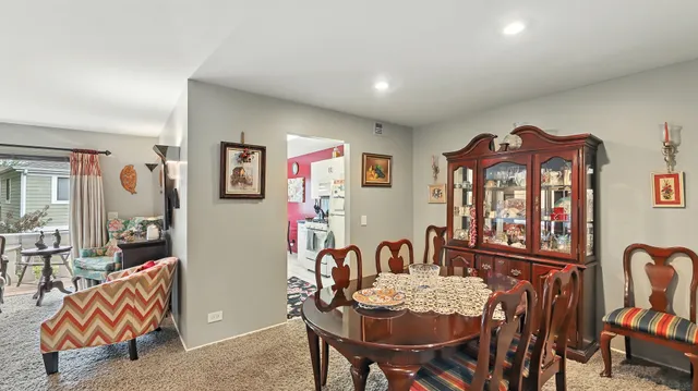 $309,000 | 550 Greystone Lane, Unit A2, Wheeling, IL 60090