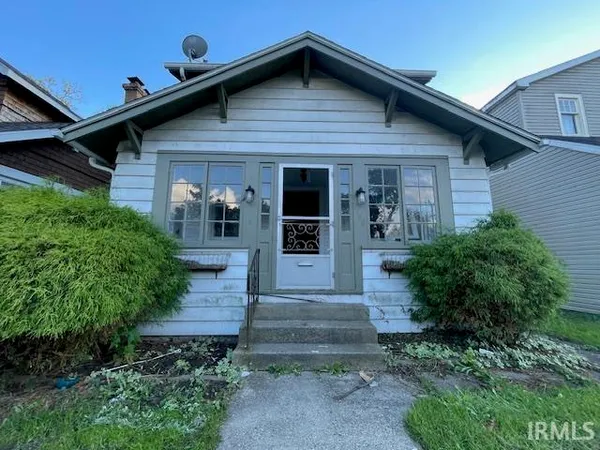$89,500 | 1160 East Indiana Avenue, South Bend, IN 46613