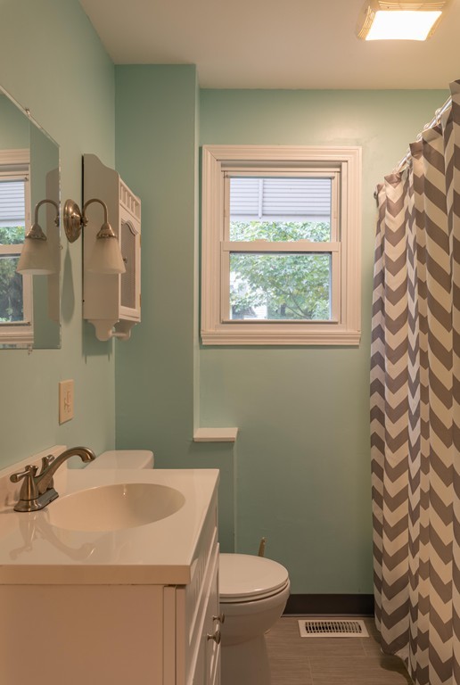 648 Riverside Drive Northampton, MA 01062 - Photo 8 of 18
