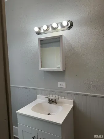 $194,900 | 504 Hart Street, Vincennes, IN 47591