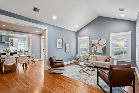 $950,000 | 823 East 27th Street, Houston, TX 77009