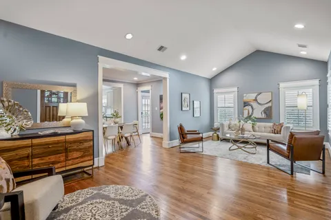 $950,000 | 823 East 27th Street, Houston, TX 77009