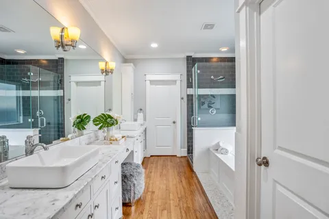 $950,000 | 823 East 27th Street, Houston, TX 77009