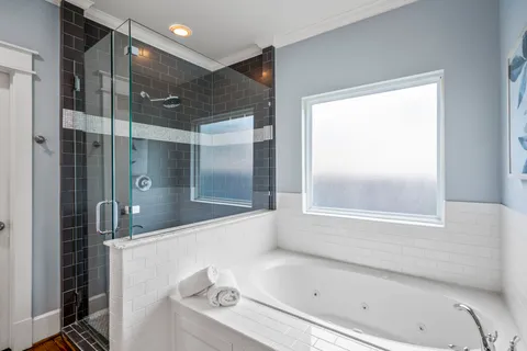 $950,000 | 823 East 27th Street, Houston, TX 77009