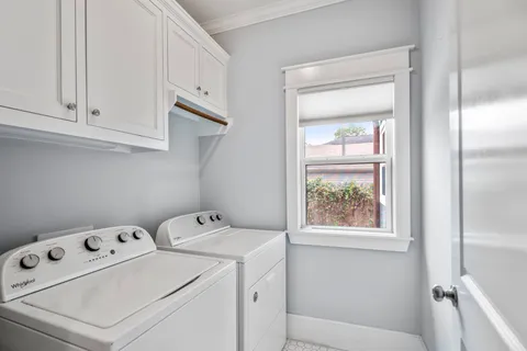 $950,000 | 823 East 27th Street, Houston, TX 77009