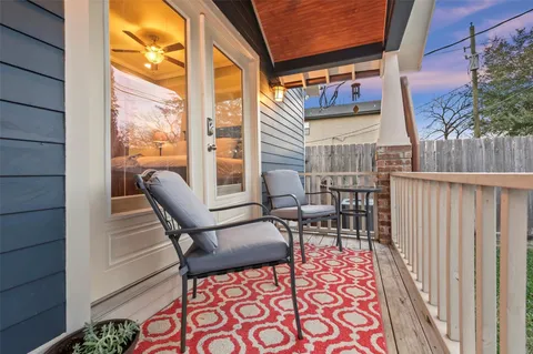 $950,000 | 823 East 27th Street, Houston, TX 77009