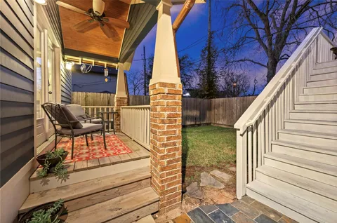 $950,000 | 823 East 27th Street, Houston, TX 77009