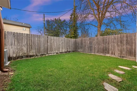 $950,000 | 823 East 27th Street, Houston, TX 77009