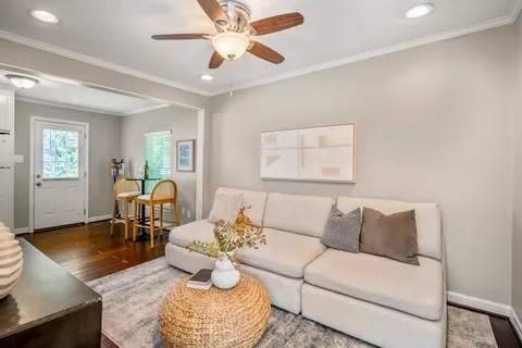 $950,000 | 823 East 27th Street, Houston, TX 77009