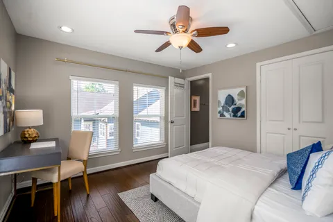 $950,000 | 823 East 27th Street, Houston, TX 77009