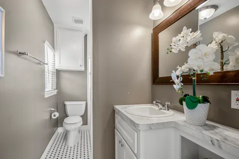 $950,000 | 823 East 27th Street, Houston, TX 77009