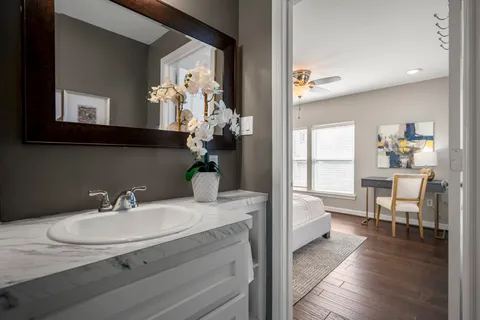 $950,000 | 823 East 27th Street, Houston, TX 77009