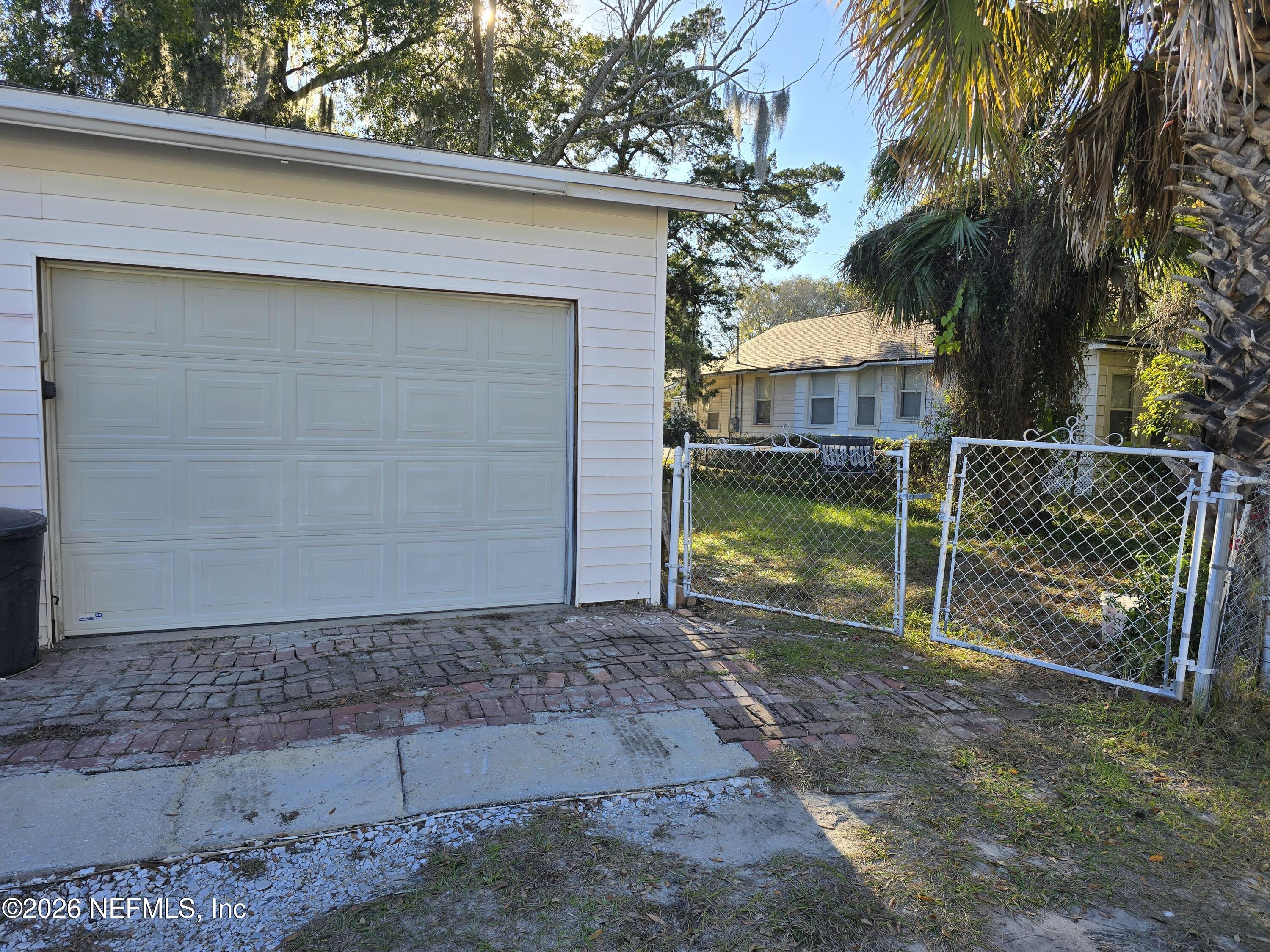 4710 Springfield Boulevard Jacksonville, FL 32206 - Photo 6 of 28 a view of a house with a yard