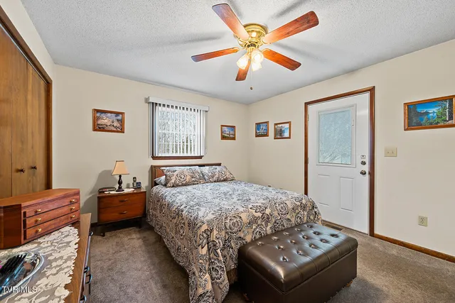 $339,985 | 229 Hill Top Circle, Bluff City, TN 37618