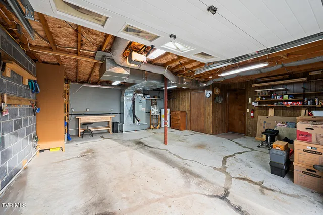 $339,985 | 229 Hill Top Circle, Bluff City, TN 37618